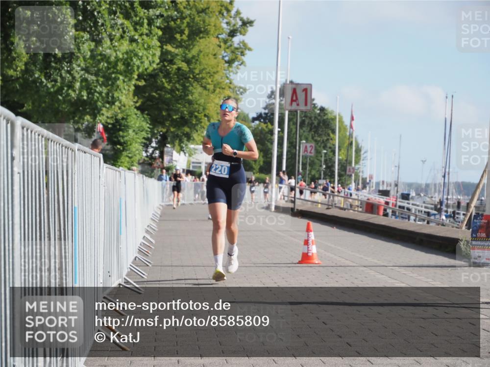 17.08.2025 - KN Förde Triathlon 2025 KatJ http://msf.ph/oto/8585809 17.08.2025 10:11:59 Laufen 220 meine-sportfotos.de