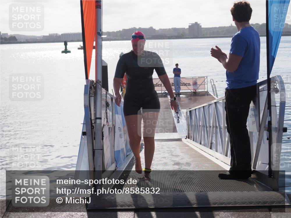 17.08.2025 - KN Förde Triathlon 2025 MichiJ http://msf.ph/oto/8585832 17.08.2025 09:25:24 Schwimmen 199, 248 meine-sportfotos.de