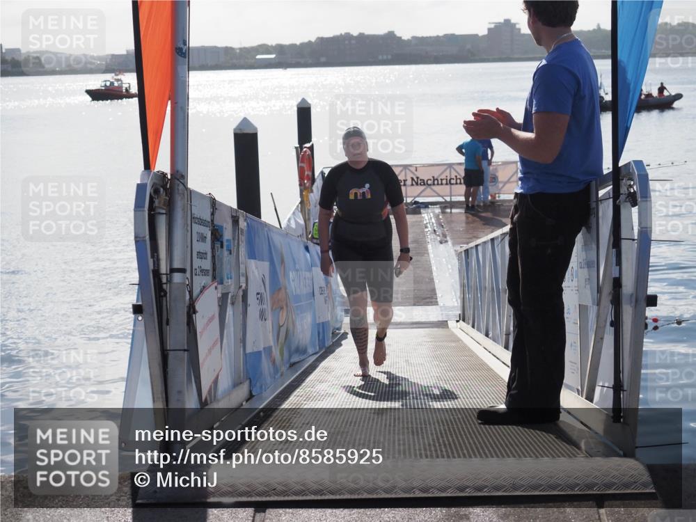 17.08.2025 - KN Förde Triathlon 2025 MichiJ http://msf.ph/oto/8585925 17.08.2025 09:27:14 Schwimmen 245 meine-sportfotos.de
