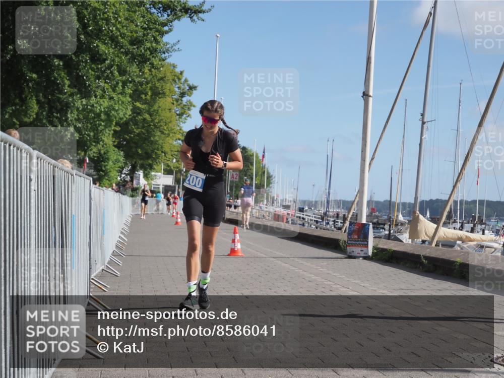 17.08.2025 - KN Förde Triathlon 2025 KatJ http://msf.ph/oto/8586041 17.08.2025 10:35:18 Laufen 200 meine-sportfotos.de