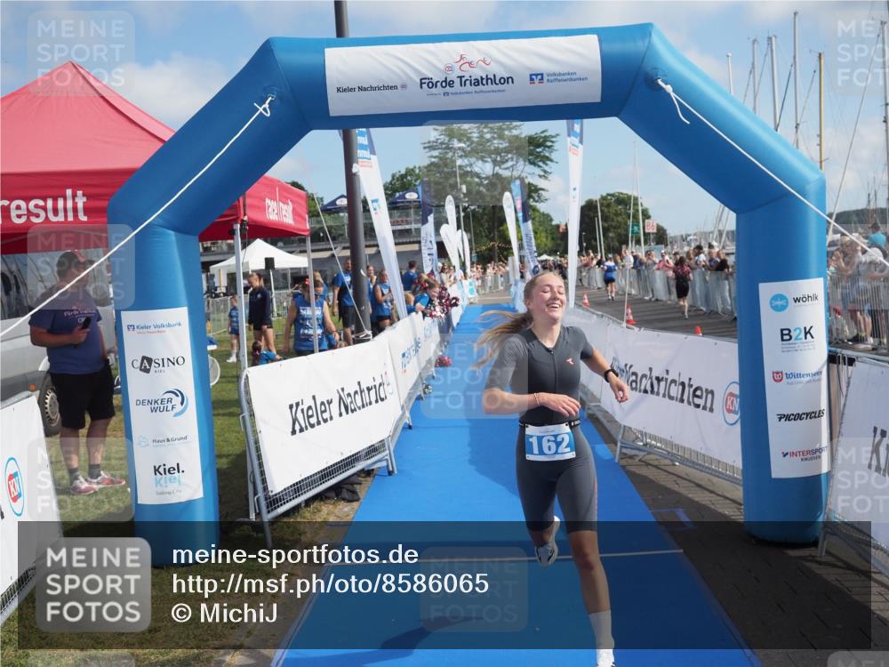 17.08.2025 - KN Förde Triathlon 2025 MichiJ http://msf.ph/oto/8586065 17.08.2025 10:21:48 Laufen 162 meine-sportfotos.de