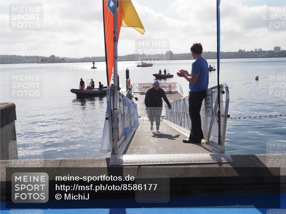 17.08.2025 - KN Förde Triathlon 2025 MichiJ http://msf.ph/oto/8586177 17.08.2025 09:33:42 Schwimmen 238 meine-sportfotos.de