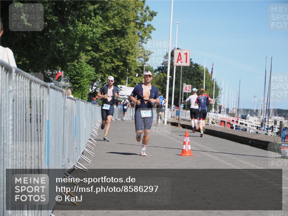 17.08.2025 - KN Förde Triathlon 2025 KatJ http://msf.ph/oto/8586297 17.08.2025 13:27:20 Laufen 425, 441 meine-sportfotos.de