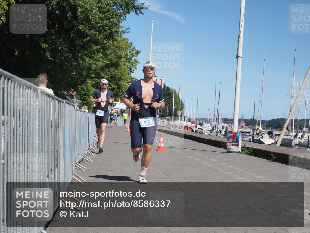 17.08.2025 - KN Förde Triathlon 2025 KatJ http://msf.ph/oto/8586337 17.08.2025 13:27:23 Laufen 425, 441 meine-sportfotos.de