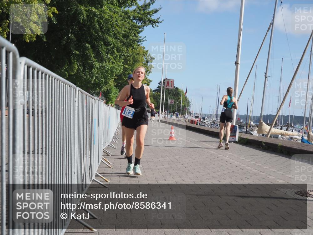 17.08.2025 - KN Förde Triathlon 2025 KatJ http://msf.ph/oto/8586341 17.08.2025 10:35:43 Laufen 172, 182 meine-sportfotos.de