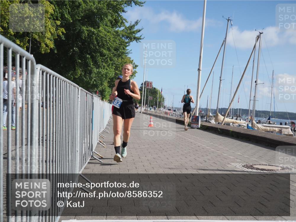 17.08.2025 - KN Förde Triathlon 2025 KatJ http://msf.ph/oto/8586352 17.08.2025 10:35:44 Laufen 172, 182 meine-sportfotos.de