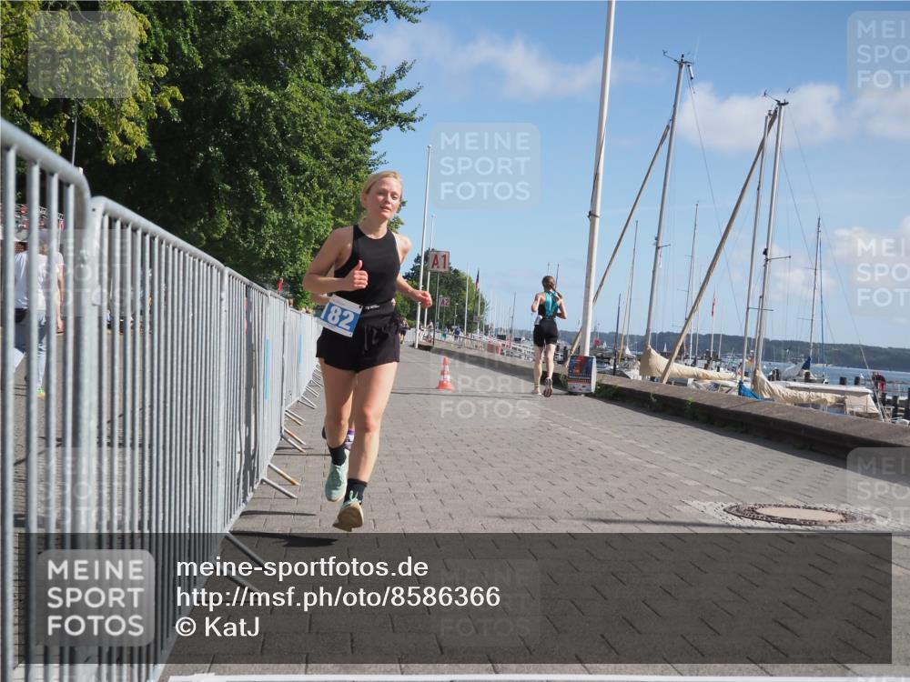 17.08.2025 - KN Förde Triathlon 2025 KatJ http://msf.ph/oto/8586366 17.08.2025 10:35:44 Laufen 172, 182 meine-sportfotos.de