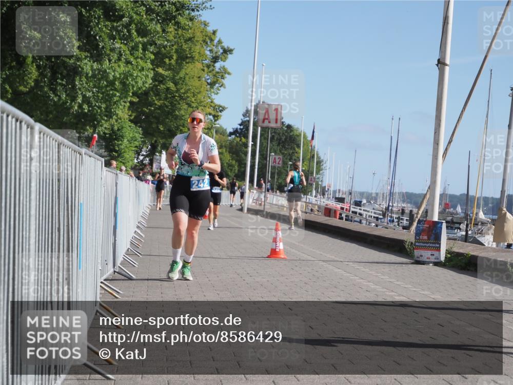 17.08.2025 - KN Förde Triathlon 2025 KatJ http://msf.ph/oto/8586429 17.08.2025 10:35:50 Laufen 242 meine-sportfotos.de