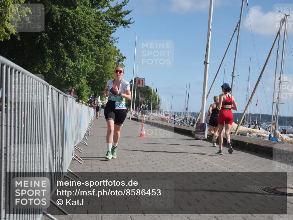 17.08.2025 - KN Förde Triathlon 2025 KatJ http://msf.ph/oto/8586453 17.08.2025 10:35:52 Laufen 242 meine-sportfotos.de
