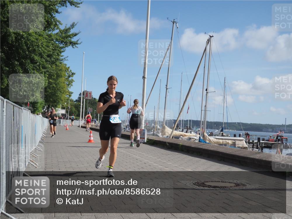 17.08.2025 - KN Förde Triathlon 2025 KatJ http://msf.ph/oto/8586528 17.08.2025 10:36:02 Laufen 102, 246 meine-sportfotos.de