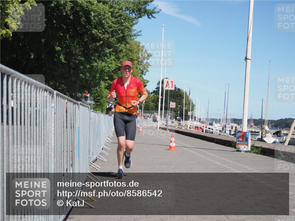 17.08.2025 - KN Förde Triathlon 2025 KatJ http://msf.ph/oto/8586542 17.08.2025 13:28:04 Laufen 424, 472 meine-sportfotos.de