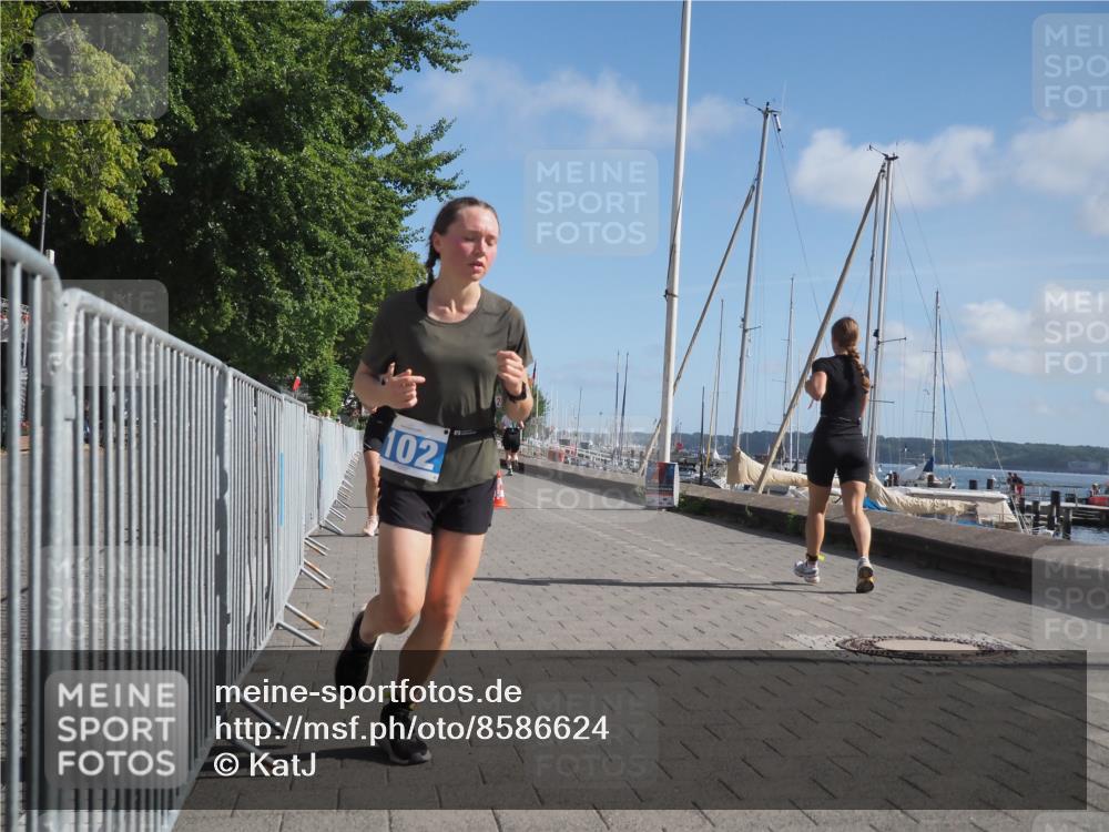 17.08.2025 - KN Förde Triathlon 2025 KatJ http://msf.ph/oto/8586624 17.08.2025 10:36:09 Laufen 102, 248 meine-sportfotos.de