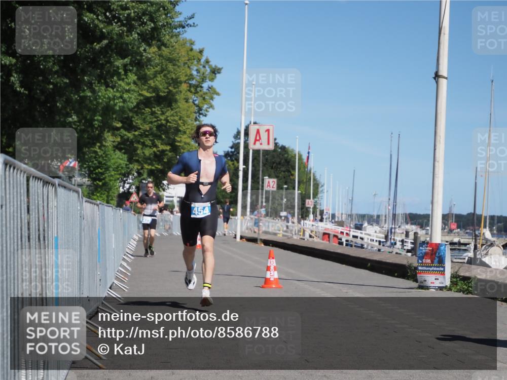 17.08.2025 - KN Förde Triathlon 2025 KatJ http://msf.ph/oto/8586788 17.08.2025 13:28:59 Laufen 398, 454 meine-sportfotos.de