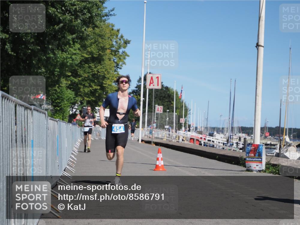 17.08.2025 - KN Förde Triathlon 2025 KatJ http://msf.ph/oto/8586791 17.08.2025 13:28:59 Laufen 398, 454 meine-sportfotos.de