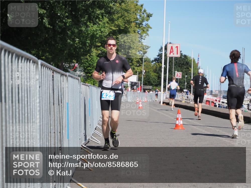 17.08.2025 - KN Förde Triathlon 2025 KatJ http://msf.ph/oto/8586865 17.08.2025 13:29:07 Laufen 423, 442 meine-sportfotos.de