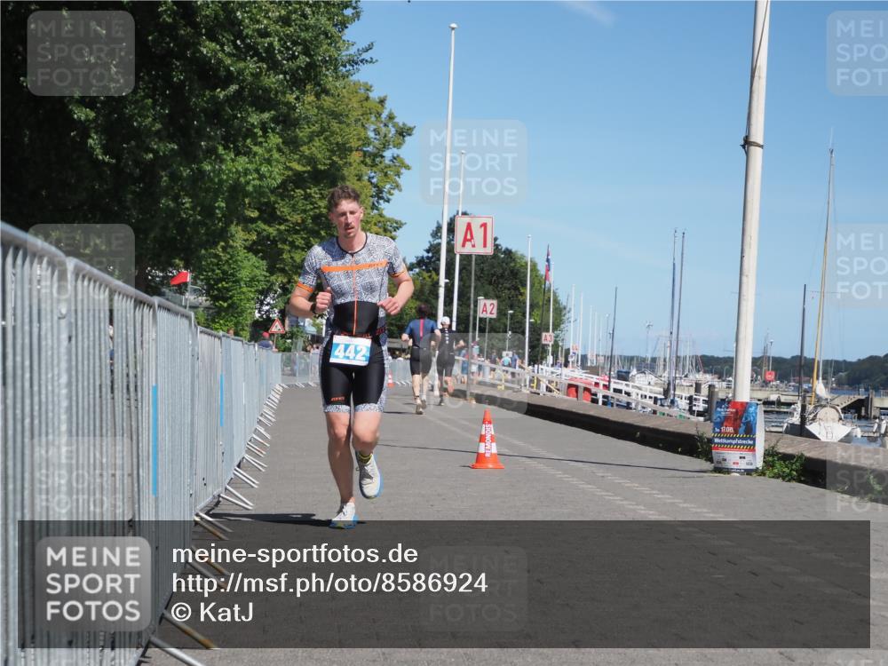 17.08.2025 - KN Förde Triathlon 2025 KatJ http://msf.ph/oto/8586924 17.08.2025 13:29:13 Laufen 423, 442 meine-sportfotos.de