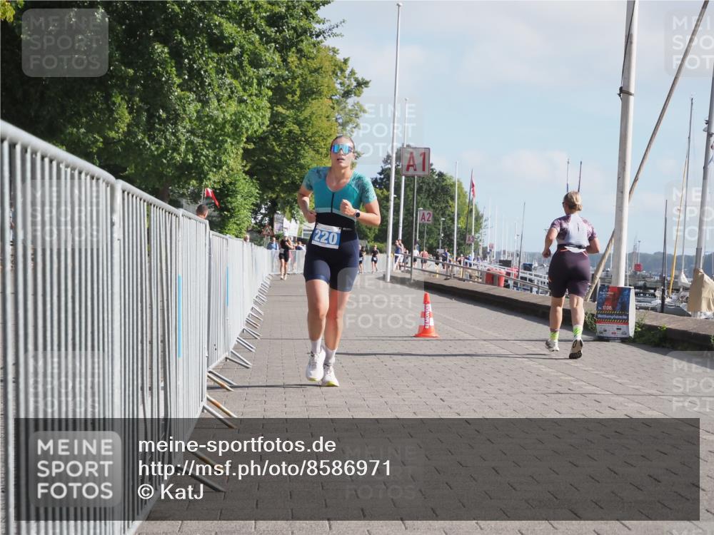 17.08.2025 - KN Förde Triathlon 2025 KatJ http://msf.ph/oto/8586971 17.08.2025 10:12:00 Laufen 220 meine-sportfotos.de
