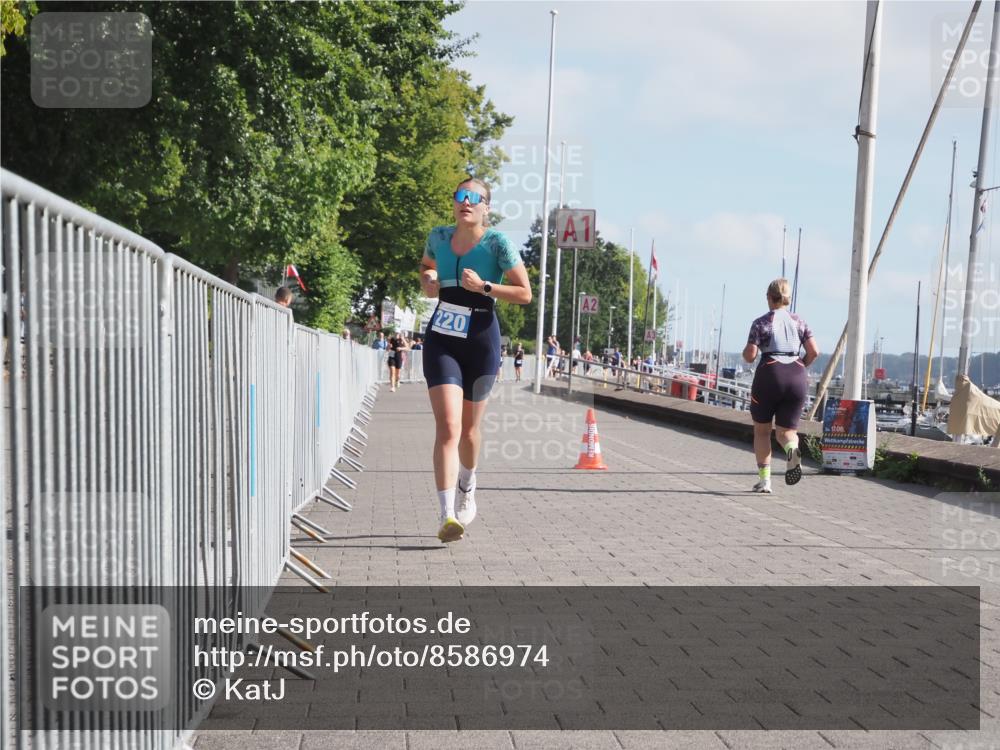 17.08.2025 - KN Förde Triathlon 2025 KatJ http://msf.ph/oto/8586974 17.08.2025 10:12:00 Laufen 220 meine-sportfotos.de