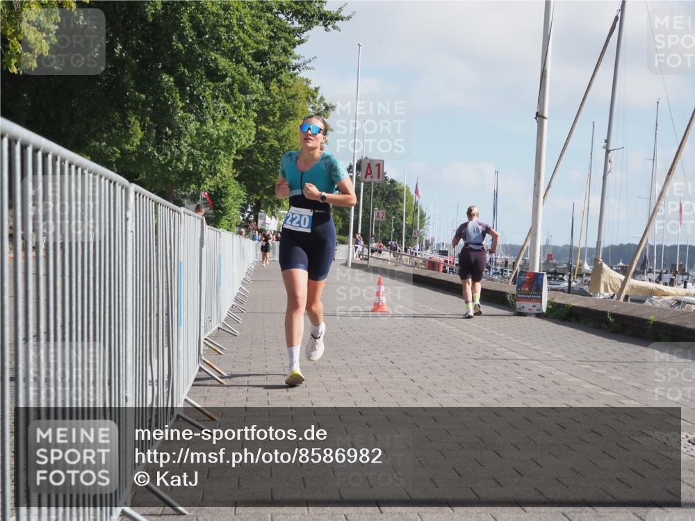 17.08.2025 - KN Förde Triathlon 2025 KatJ http://msf.ph/oto/8586982 17.08.2025 10:12:01 Laufen 220 meine-sportfotos.de