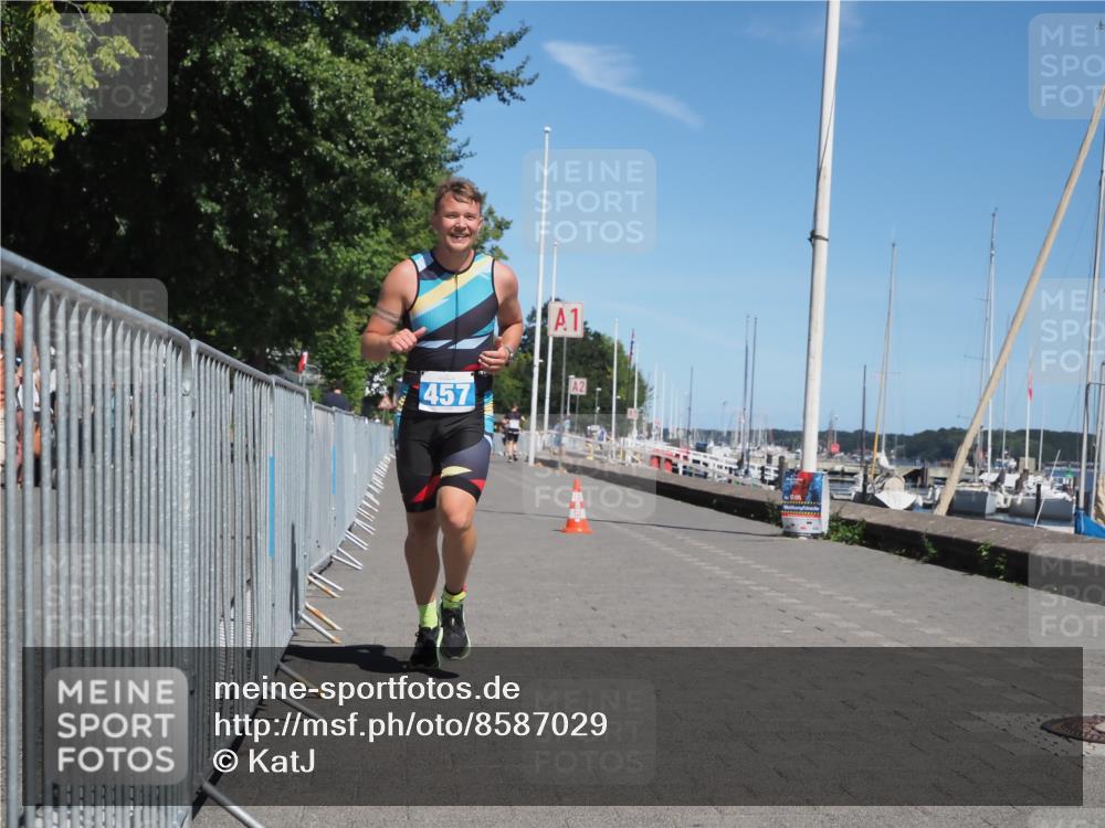 17.08.2025 - KN Förde Triathlon 2025 KatJ http://msf.ph/oto/8587029 17.08.2025 13:29:36 Laufen 457 meine-sportfotos.de