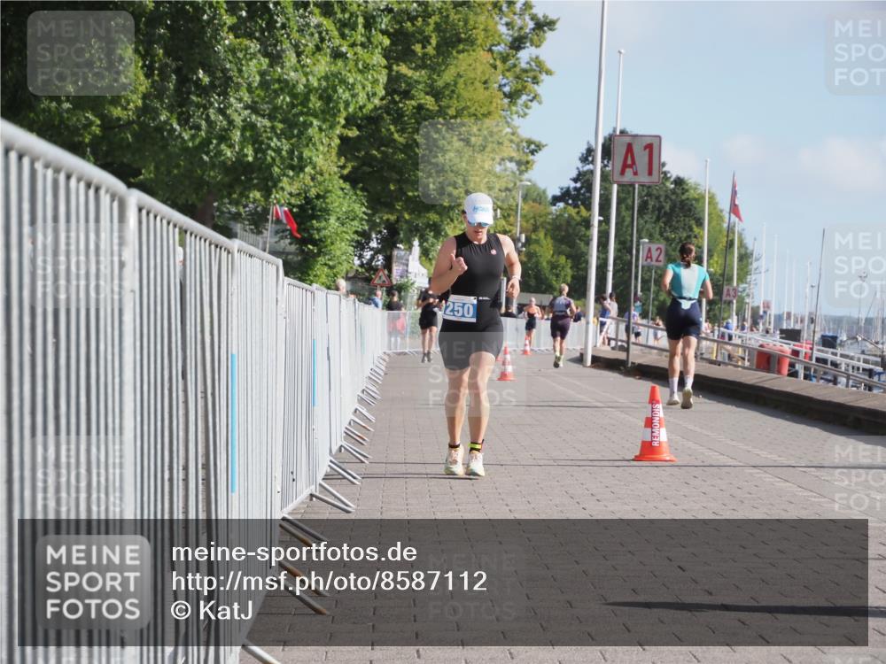 17.08.2025 - KN Förde Triathlon 2025 KatJ http://msf.ph/oto/8587112 17.08.2025 10:12:15 Laufen 250 meine-sportfotos.de