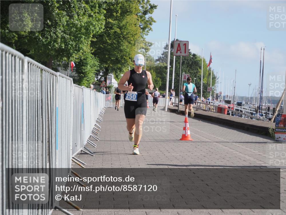 17.08.2025 - KN Förde Triathlon 2025 KatJ http://msf.ph/oto/8587120 17.08.2025 10:12:16 Laufen 250 meine-sportfotos.de
