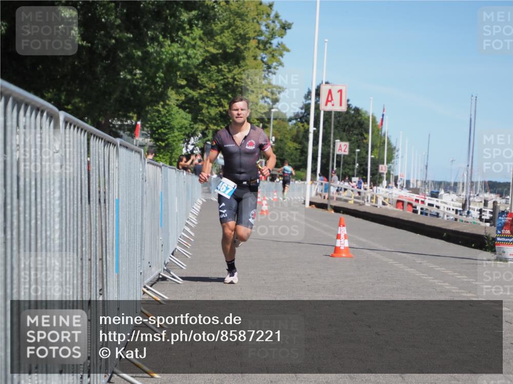 17.08.2025 - KN Förde Triathlon 2025 KatJ http://msf.ph/oto/8587221 17.08.2025 13:30:00 Laufen 411, 467 meine-sportfotos.de