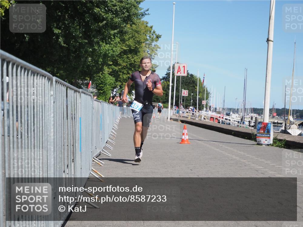 17.08.2025 - KN Förde Triathlon 2025 KatJ http://msf.ph/oto/8587233 17.08.2025 13:30:00 Laufen 411, 467 meine-sportfotos.de