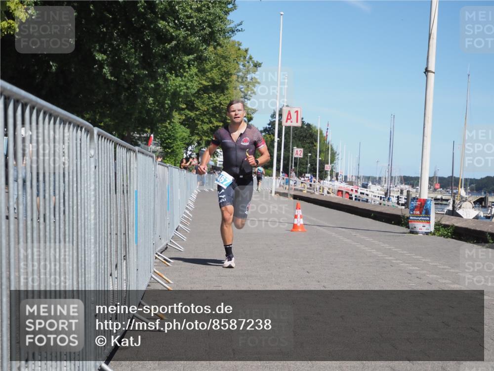 17.08.2025 - KN Förde Triathlon 2025 KatJ http://msf.ph/oto/8587238 17.08.2025 13:30:00 Laufen 411, 467 meine-sportfotos.de