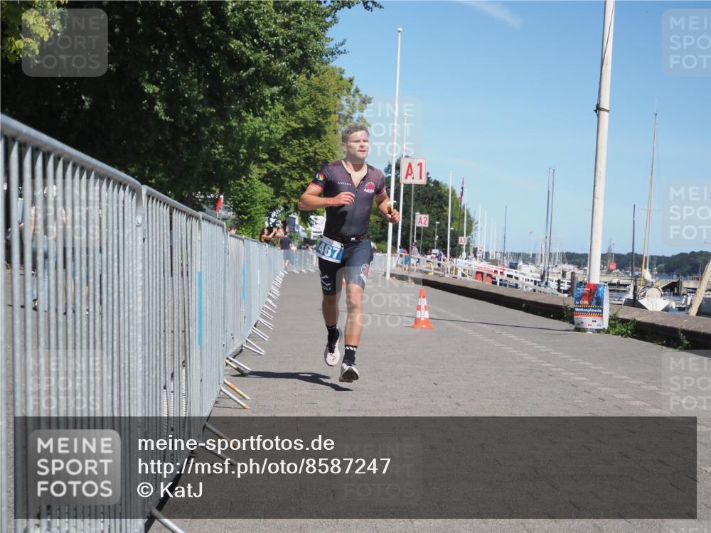 17.08.2025 - KN Förde Triathlon 2025 KatJ http://msf.ph/oto/8587247 17.08.2025 13:30:01 Laufen 411, 467 meine-sportfotos.de