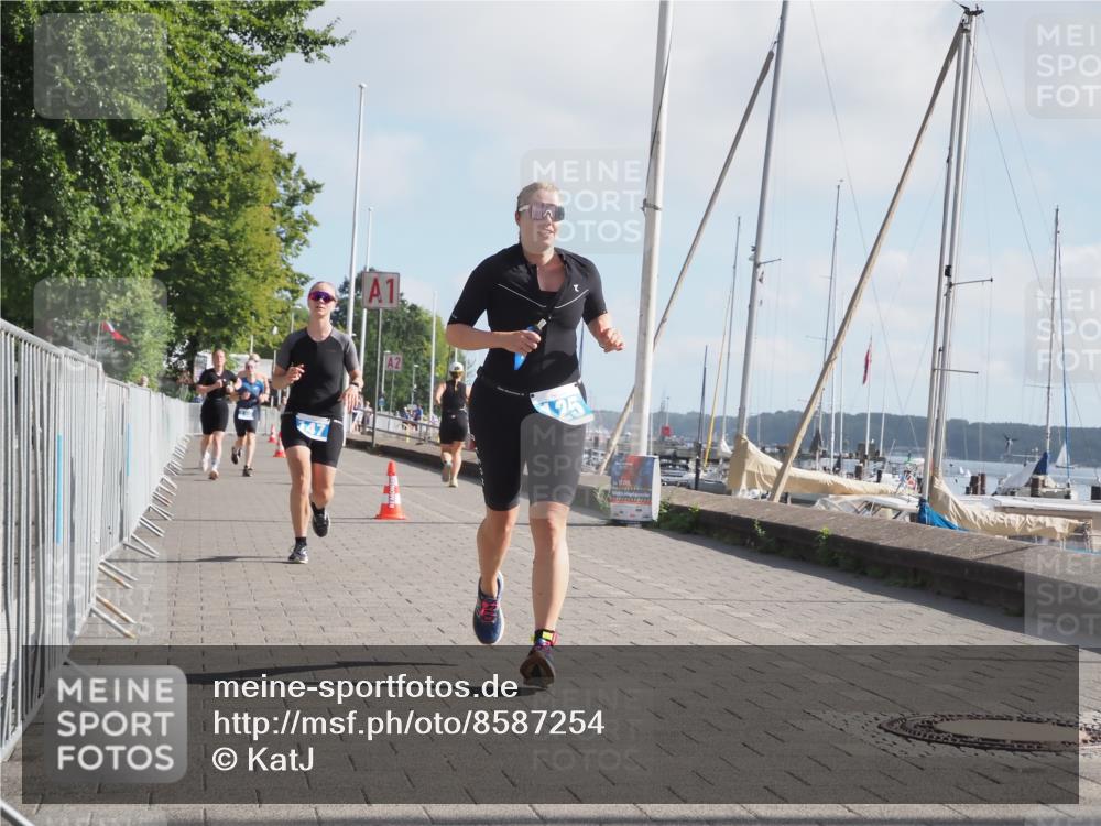 17.08.2025 - KN Förde Triathlon 2025 KatJ http://msf.ph/oto/8587254 17.08.2025 10:12:32 Laufen 125, 126, 147, 148, 158 meine-sportfotos.de