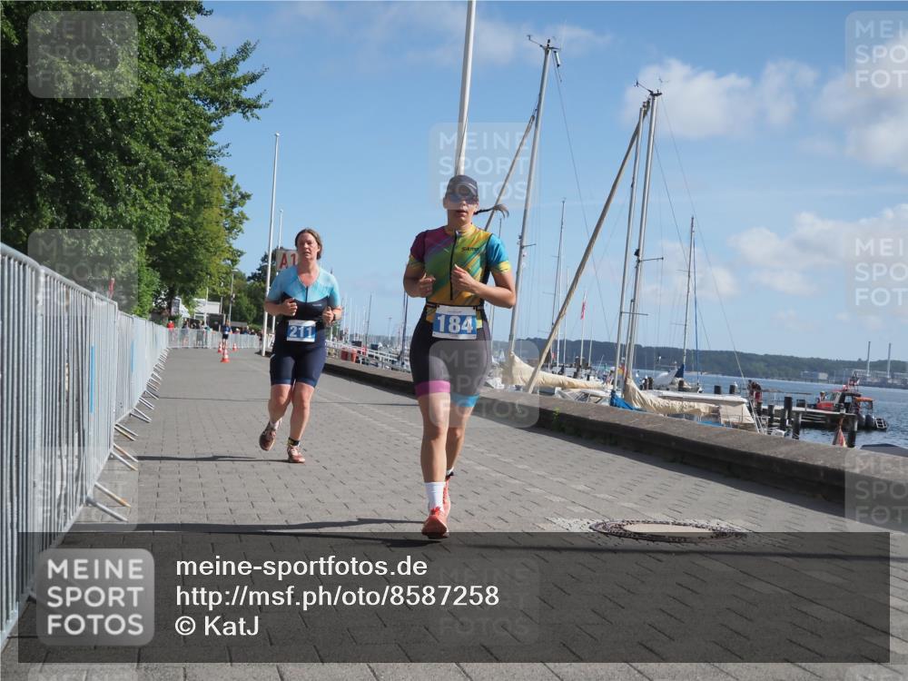 17.08.2025 - KN Förde Triathlon 2025 KatJ http://msf.ph/oto/8587258 17.08.2025 10:36:59 Laufen 184, 211 meine-sportfotos.de