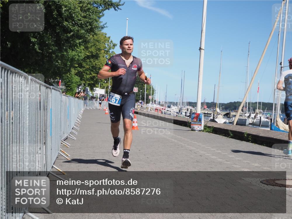 17.08.2025 - KN Förde Triathlon 2025 KatJ http://msf.ph/oto/8587276 17.08.2025 13:30:01 Laufen 411, 467 meine-sportfotos.de