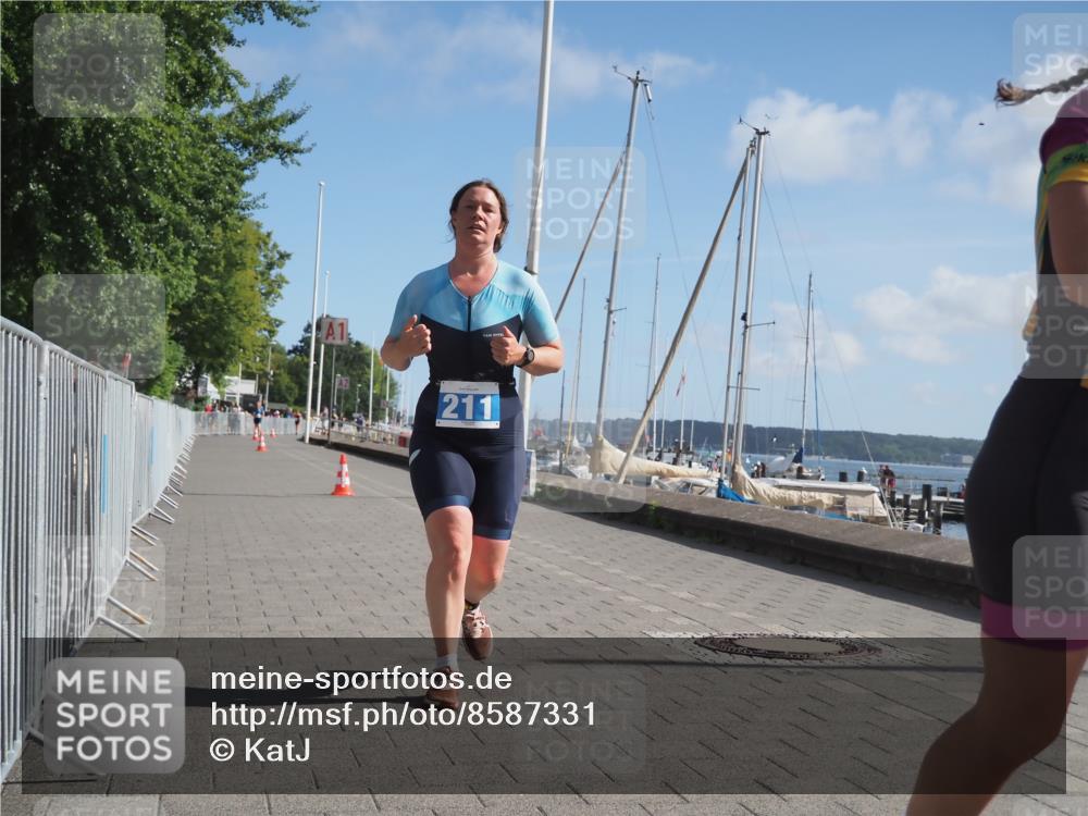 17.08.2025 - KN Förde Triathlon 2025 KatJ http://msf.ph/oto/8587331 17.08.2025 10:37:00 Laufen 184, 211 meine-sportfotos.de