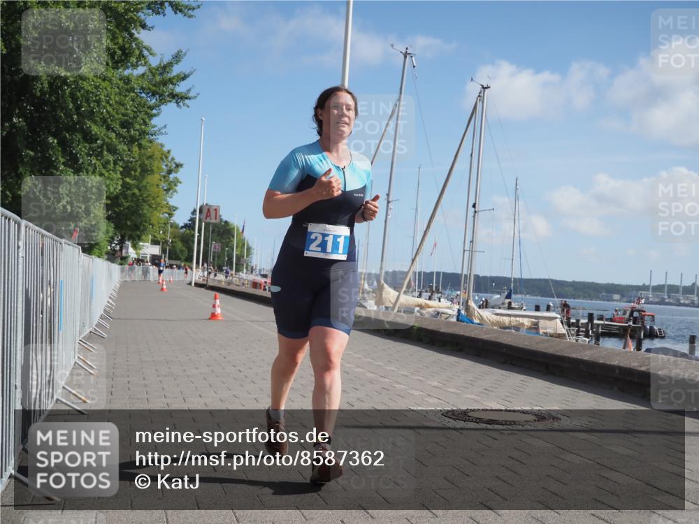 17.08.2025 - KN Förde Triathlon 2025 KatJ http://msf.ph/oto/8587362 17.08.2025 10:37:01 Laufen 184, 211 meine-sportfotos.de