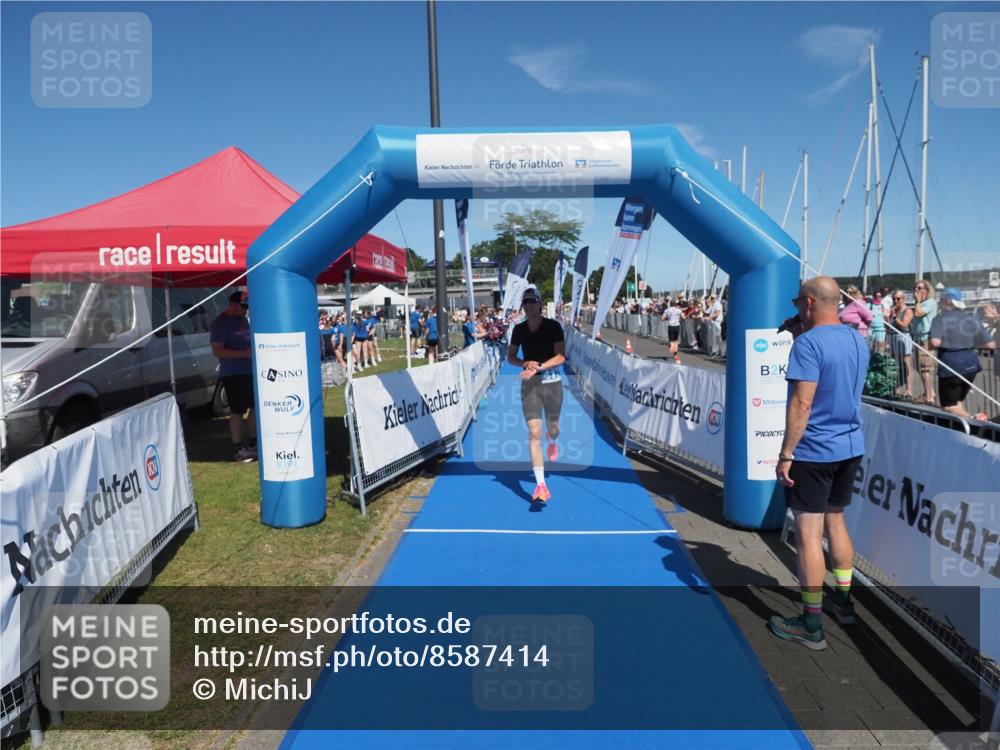 17.08.2025 - KN Förde Triathlon 2025 MichiJ http://msf.ph/oto/8587414 17.08.2025 13:41:55 Laufen 417 meine-sportfotos.de
