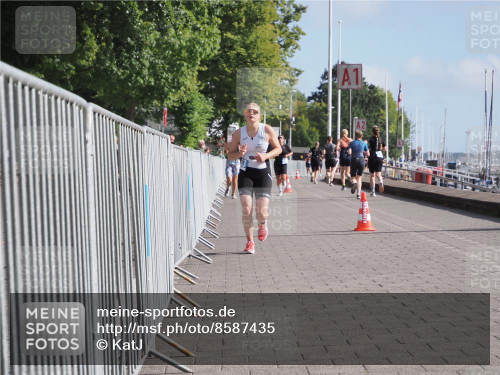 17.08.2025 - KN Förde Triathlon 2025 KatJ http://msf.ph/oto/8587435 17.08.2025 10:12:55 Laufen 153 meine-sportfotos.de