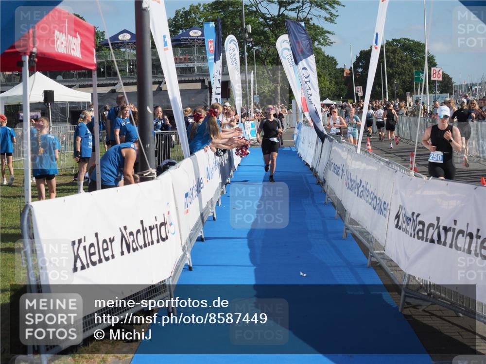 17.08.2025 - KN Förde Triathlon 2025 MichiJ http://msf.ph/oto/8587449 17.08.2025 10:27:49 Laufen 147, 148 meine-sportfotos.de