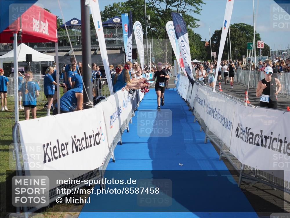 17.08.2025 - KN Förde Triathlon 2025 MichiJ http://msf.ph/oto/8587458 17.08.2025 10:27:49 Laufen 147, 148 meine-sportfotos.de