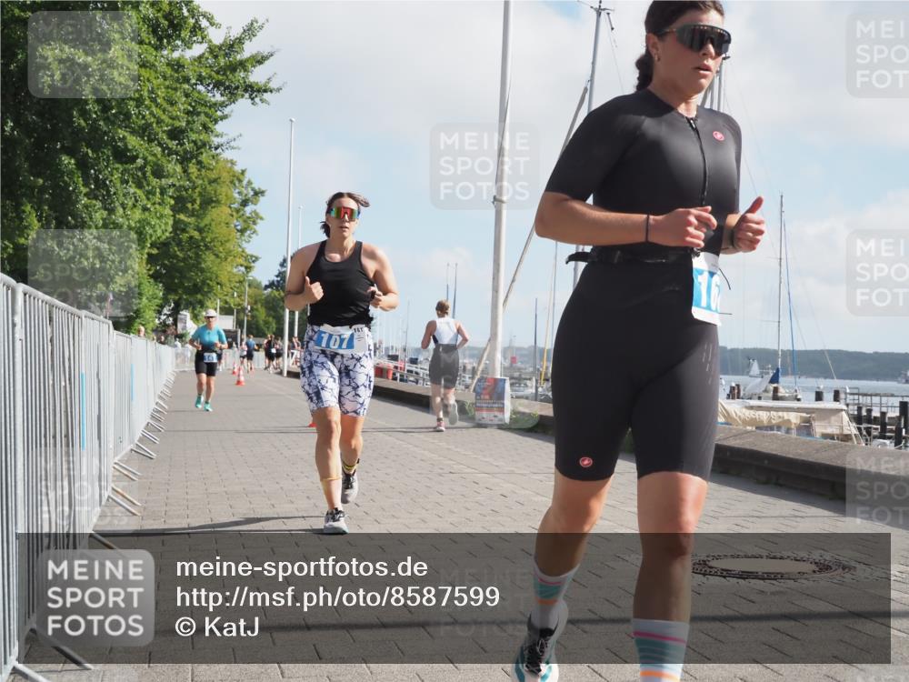 17.08.2025 - KN Förde Triathlon 2025 KatJ http://msf.ph/oto/8587599 17.08.2025 10:13:06 Laufen 107, 141, 168 meine-sportfotos.de