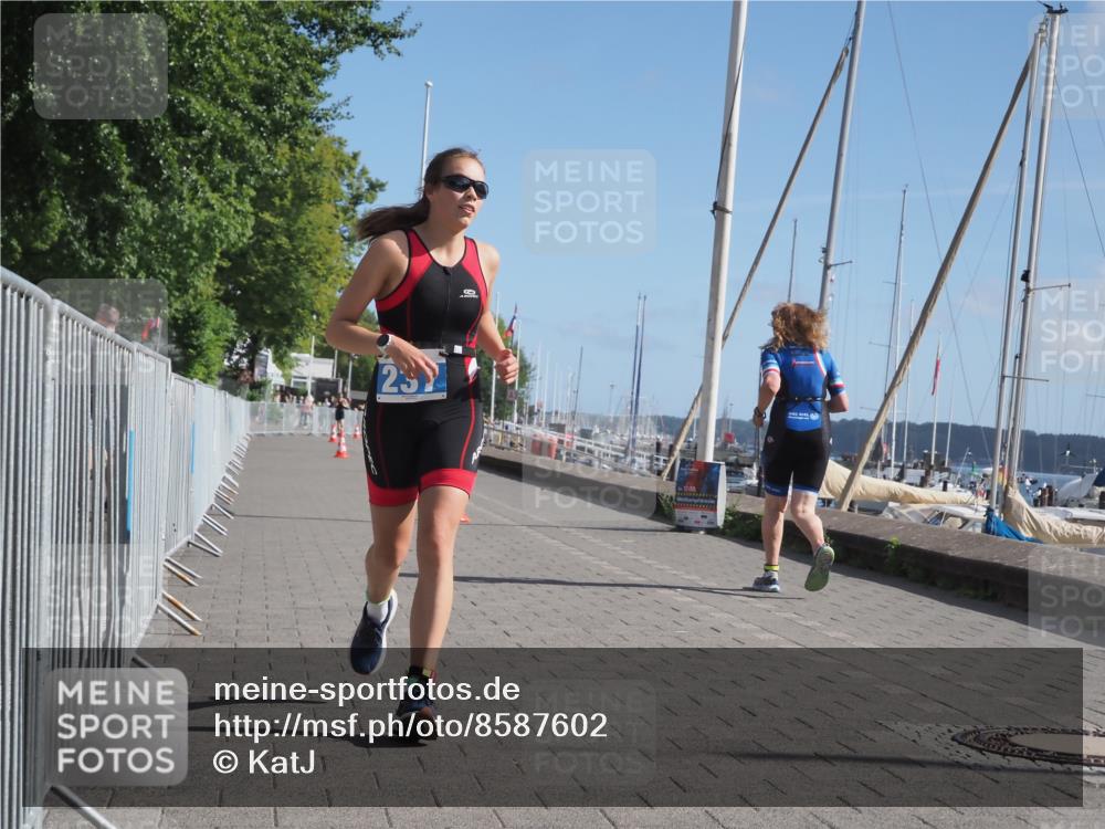 17.08.2025 - KN Förde Triathlon 2025 KatJ http://msf.ph/oto/8587602 17.08.2025 10:37:35 Laufen 237 meine-sportfotos.de