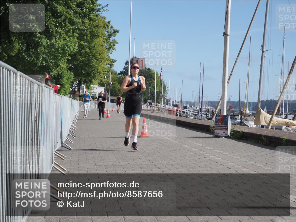 17.08.2025 - KN Förde Triathlon 2025 KatJ http://msf.ph/oto/8587656 17.08.2025 10:37:59 Laufen 174 meine-sportfotos.de