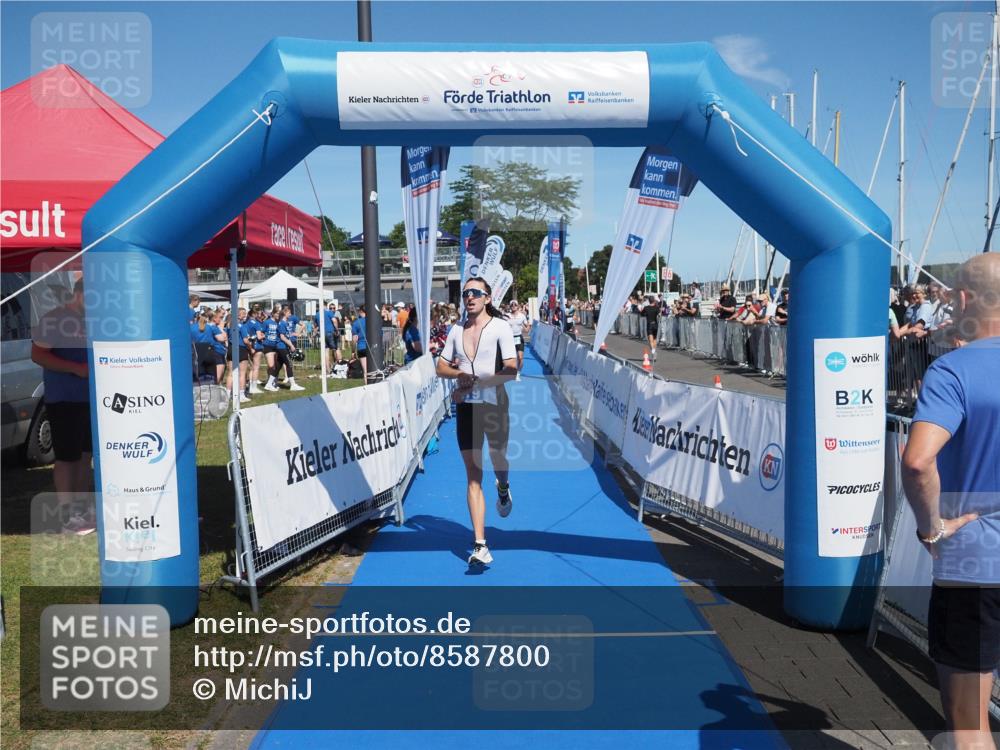 17.08.2025 - KN Förde Triathlon 2025 MichiJ http://msf.ph/oto/8587800 17.08.2025 13:42:39 Laufen 415, 419 meine-sportfotos.de