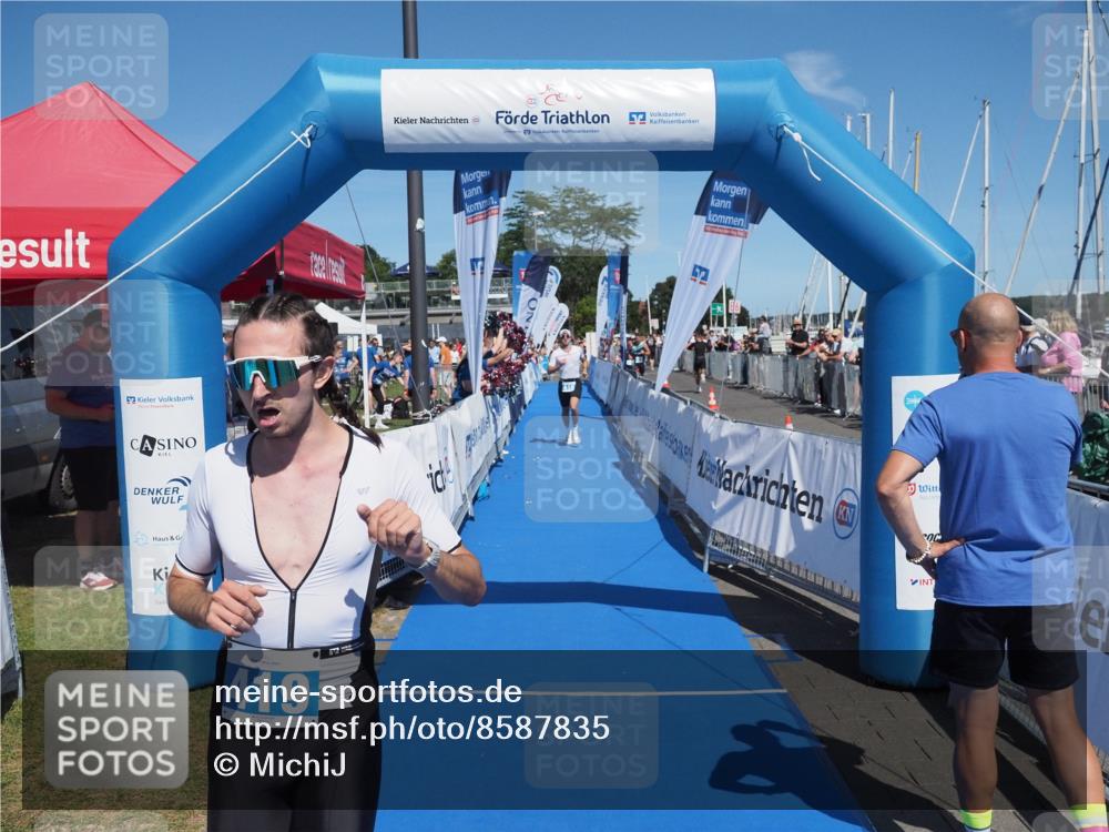 17.08.2025 - KN Förde Triathlon 2025 MichiJ http://msf.ph/oto/8587835 17.08.2025 13:42:41 Laufen 415, 419 meine-sportfotos.de