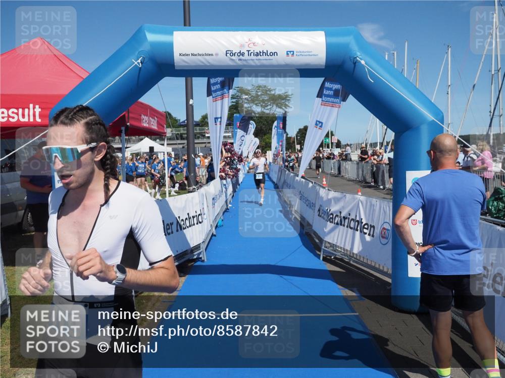 17.08.2025 - KN Förde Triathlon 2025 MichiJ http://msf.ph/oto/8587842 17.08.2025 13:42:41 Laufen 415, 419 meine-sportfotos.de