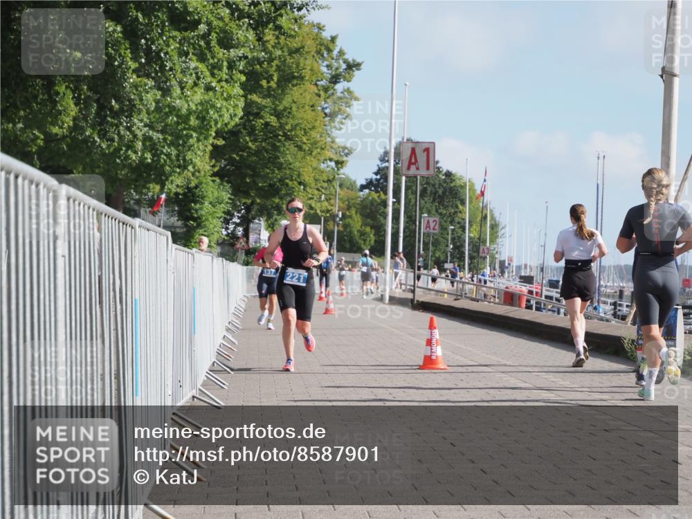 17.08.2025 - KN Förde Triathlon 2025 KatJ http://msf.ph/oto/8587901 17.08.2025 10:13:39 Laufen 221 meine-sportfotos.de