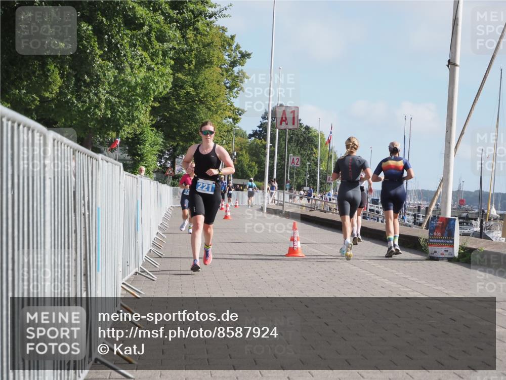 17.08.2025 - KN Förde Triathlon 2025 KatJ http://msf.ph/oto/8587924 17.08.2025 10:13:41 Laufen 137, 221 meine-sportfotos.de