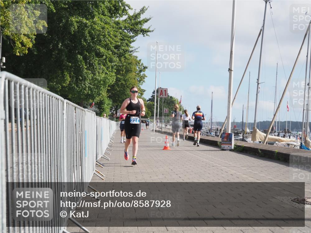 17.08.2025 - KN Förde Triathlon 2025 KatJ http://msf.ph/oto/8587928 17.08.2025 10:13:42 Laufen 137, 221 meine-sportfotos.de