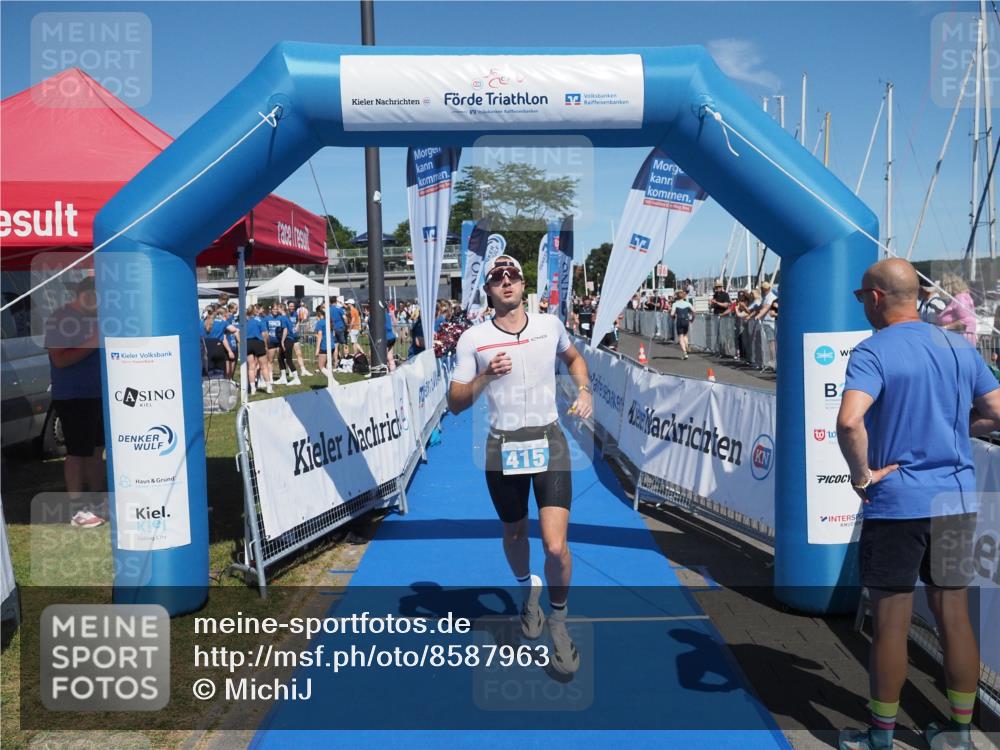 17.08.2025 - KN Förde Triathlon 2025 MichiJ http://msf.ph/oto/8587963 17.08.2025 13:42:44 Laufen 415, 419 meine-sportfotos.de
