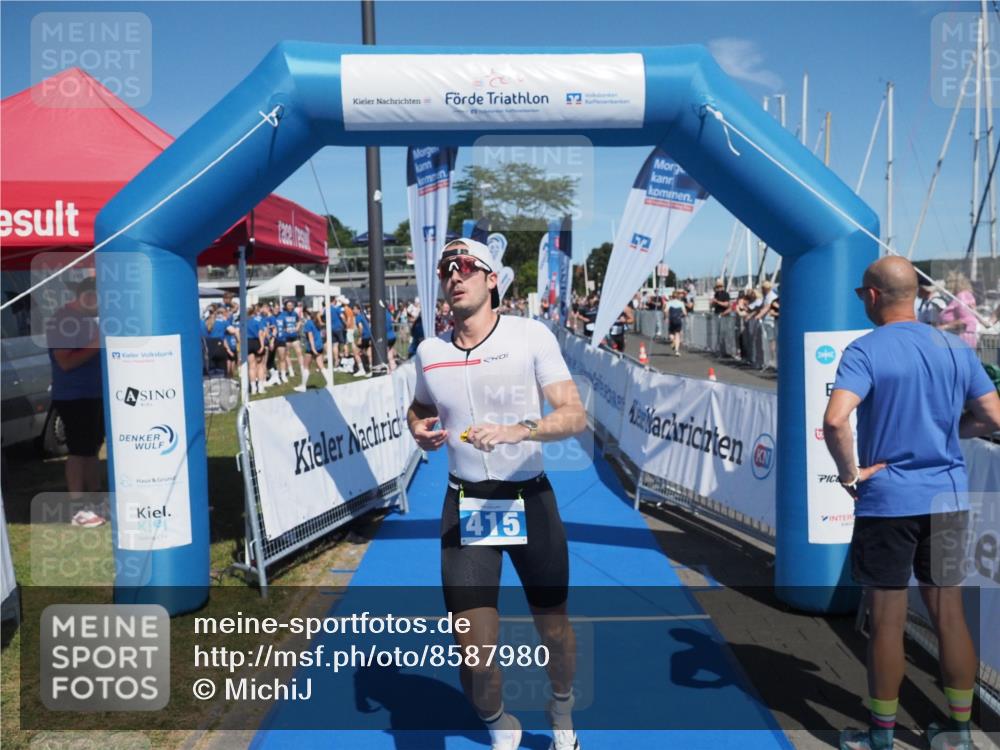 17.08.2025 - KN Förde Triathlon 2025 MichiJ http://msf.ph/oto/8587980 17.08.2025 13:42:44 Laufen 415, 419 meine-sportfotos.de